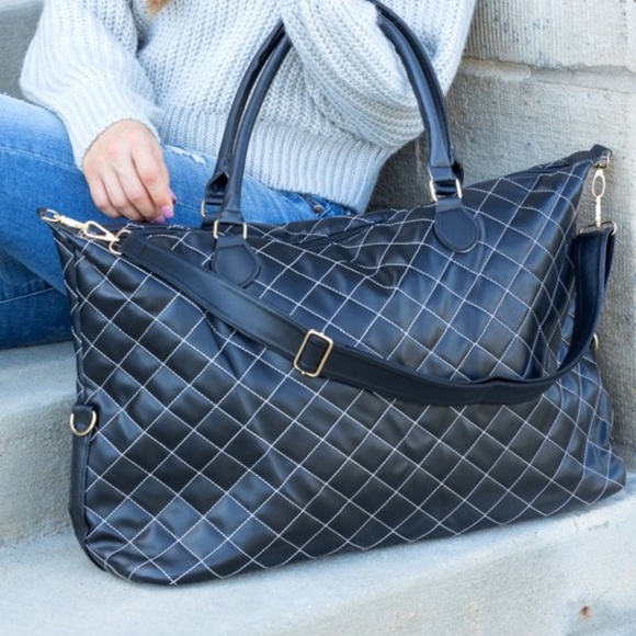 Quilted faux leather weekender travel bag - Picture 1 of 2
